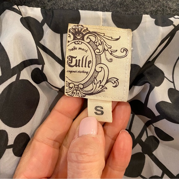 Tulle Coat - Picture 6 of 7